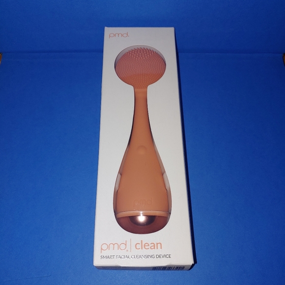 PMD Clean Smart Facial Cleansing Device Warmth PMD - Picture 2 of 3